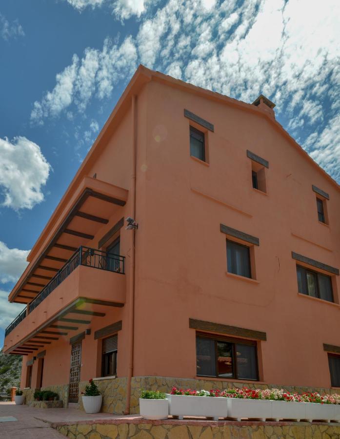 La Casita De El Cuervo Acomodação com café da manhã Exterior foto